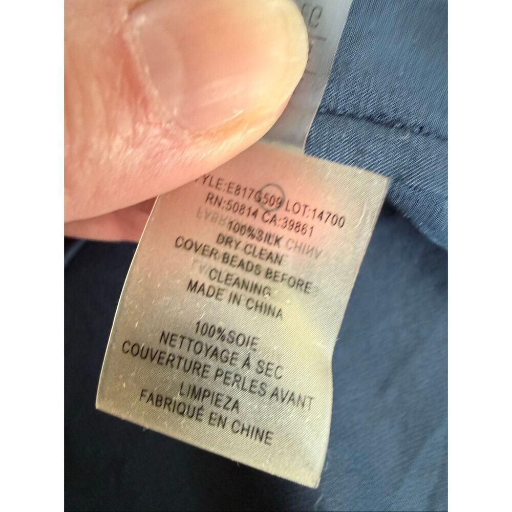 Elie Tahari Kendal 100% Silk Vneck Top Blouse Navy Blue $298 XL - Picture 10 of 11